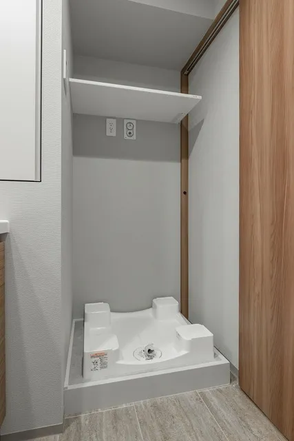 Cosmogracia Shinjuku Nishi-Waseda - Interior - ["Wood", "Flooring", "Interior design"]