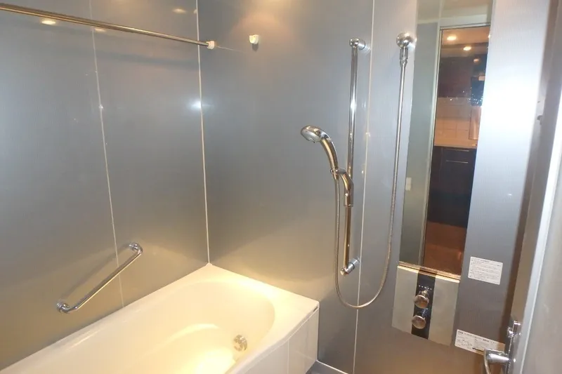 Doue Nihonbashi - Interior - ["Bathroom", "Plumbing fixture", "Bathtub"]