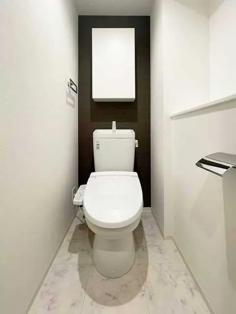 Zinnia Asakusa - Interior - ["Plumbing fixture", "Toilet", "Toilet seat"]