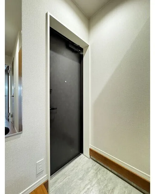 Well Square Hatagaya - Interior - ["Flooring", "Floor", "Door"]
