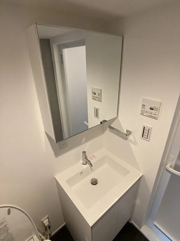 Struth Plus Omori - Interior - ["Bathroom Sink", "Plumbing fixture", "Interior design"]