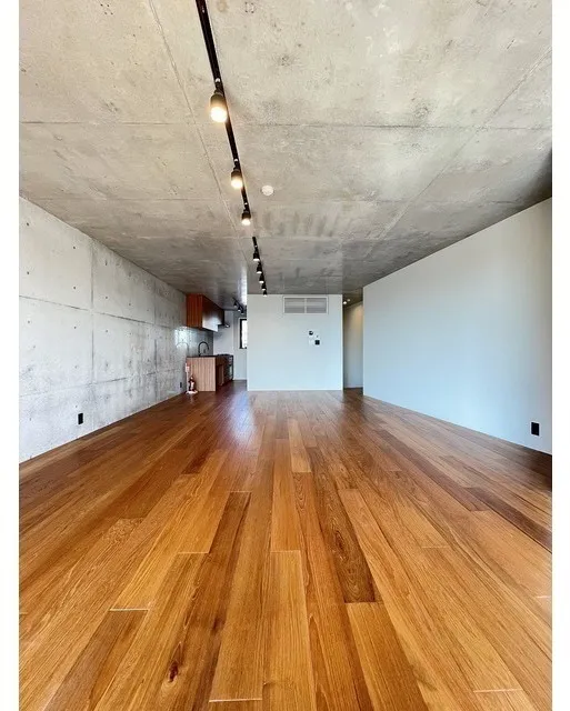 Bankan - Interior - ["Flooring", "Wood", "Wood flooring"]