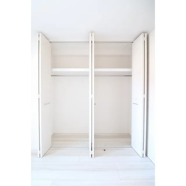 Rivere Shiba Park - Interior - ["Rectangle", "Shelving", "Fixture"]