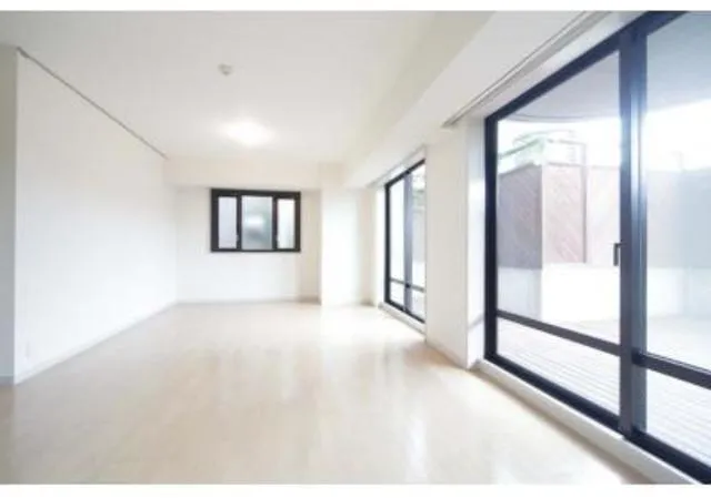 Lapyuta - Interior - ["Flooring", "Floor", "Ceiling"]