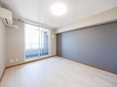 River City 21 East Towers II - Interior - ["Flooring", "Floor", "Wood flooring"]