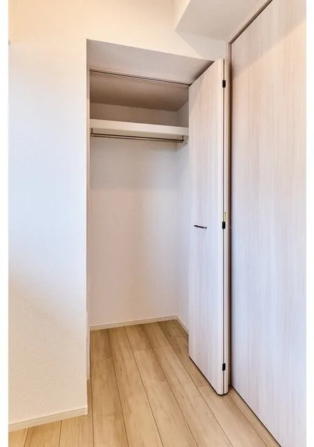 Due Oku - Interior - ["Flooring", "Wood", "Floor"]