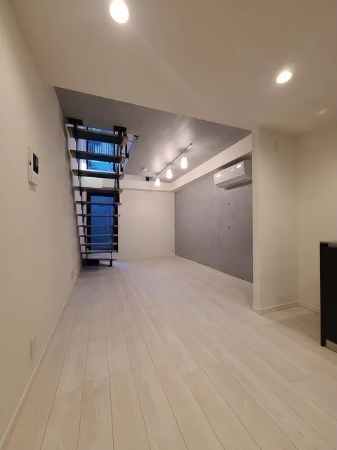 AGRATIO Meguro Suwayama - Interior - ["Window", "Building", "Fixture"]