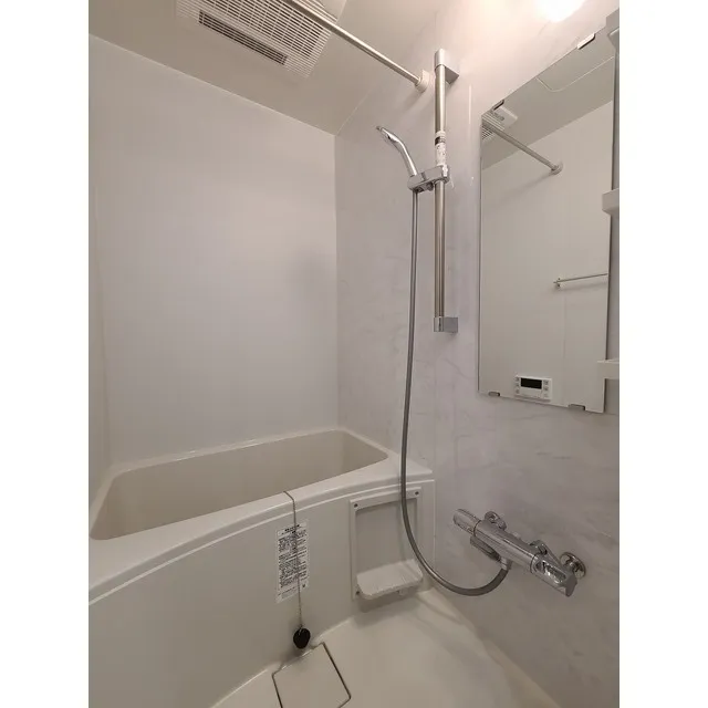 Villa Claire Bunkyo Koishikawa - Interior - ["Plumbing fixture", "Shower head", "Shower bar"]