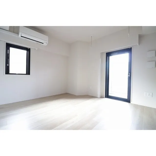 BluRock Aobadai - Interior - ["Window", "Building", "Wood"]