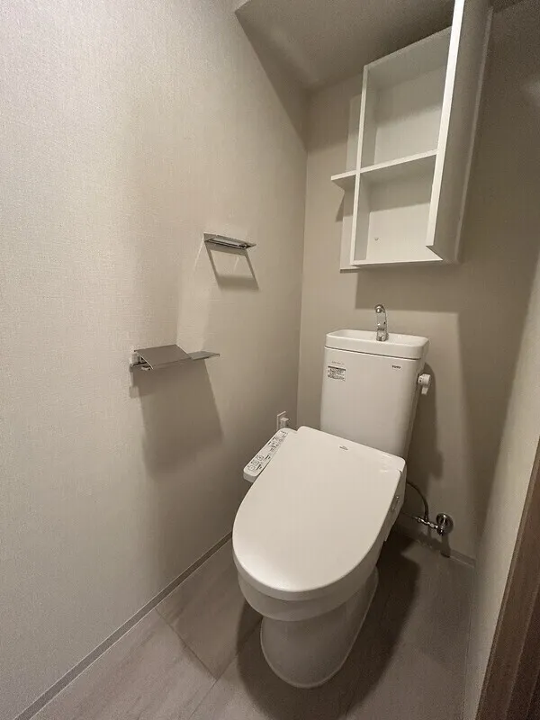 Blanchiesta Kiba - Interior - ["Toilet seat", "Plumbing fixture", "Toilet"]