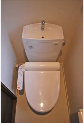 Plaire Deux Tamagawa - Interior - ["Toilet seat", "Toilet", "Plumbing fixture"]