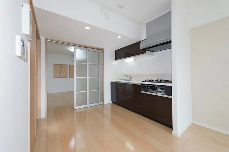 Residia Shibaura - Interior - ["Property", "Furniture", "Cabinetry"]