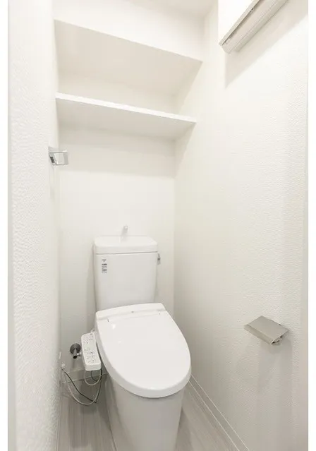 KURAMAE214 - Interior - ["Flooring", "Plumbing fixture", "Floor"]
