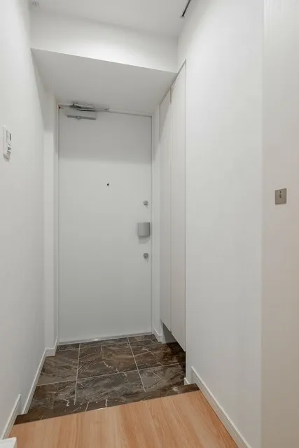 Asyl Court Shoto - Interior - ["Flooring", "Floor", "Wall"]