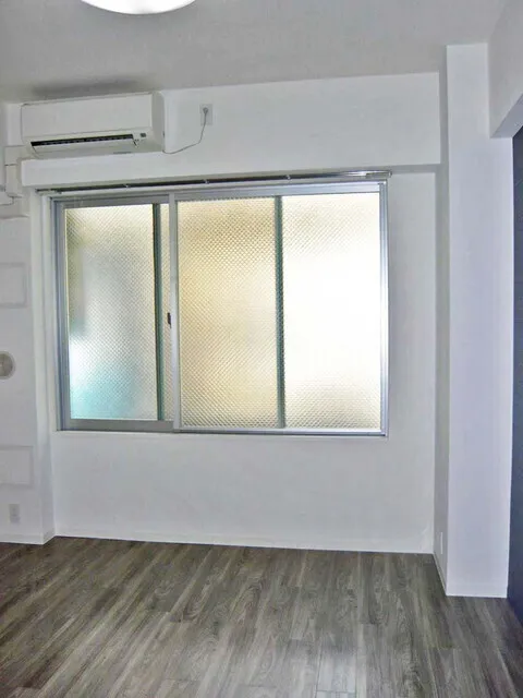 Comforia Higashinakano - Interior - ["Wall", "Flooring", "Wood"]