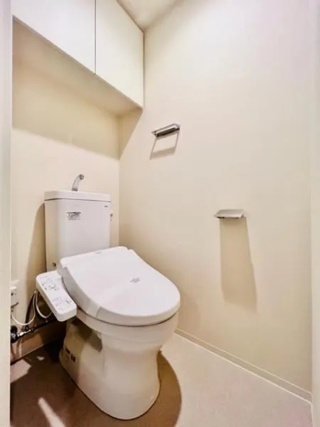 Brillia Ist Komagome - Interior - ["Toilet seat", "Toilet", "Plumbing fixture"]