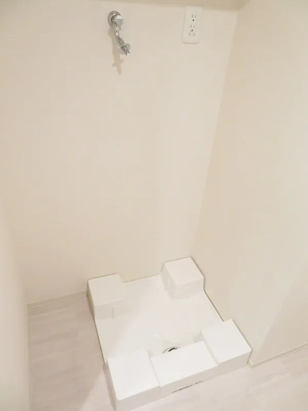 The Park Cross Monzen-Nakacho - Interior - ["Flooring", "Wood", "Floor"]