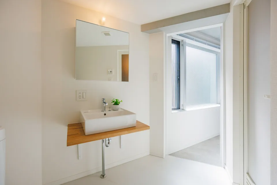Hmlet Bunkyo Korakuen - Interior - ["Wall", "Interior design", "Plumbing fixture"]