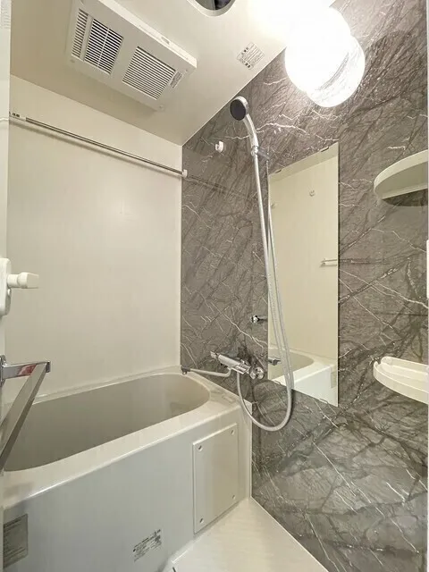 Comforia Liv Ueno - Interior - ["Flooring", "Floor", "Plumbing fixture"]