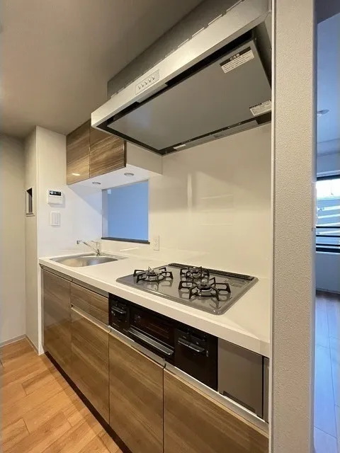 Well Square Nishioi - Interior - ["Kitchen", "Major appliance", "Flooring"]