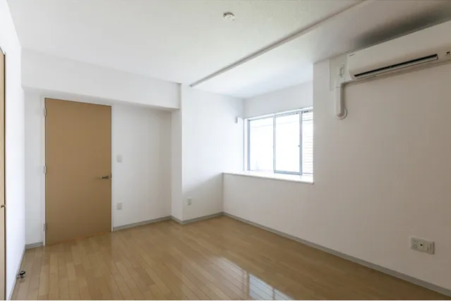 Shinonome Canal Court CODAN Building 18 - Interior - ["Property", "Window", "Fixture"]