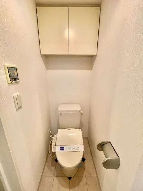 RESIDIA Shima Tsuyama - Interior - ["Toilet", "Bathroom", "Interior design"]