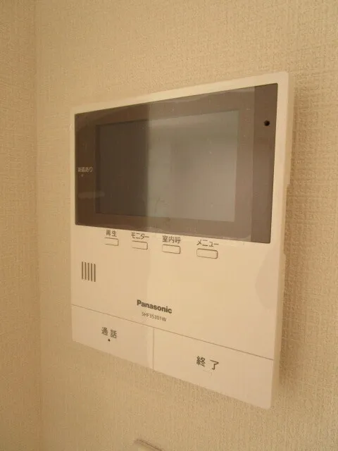 Cherclair Shoan - Interior - ["Technology", "Electronics", "Display device"]
