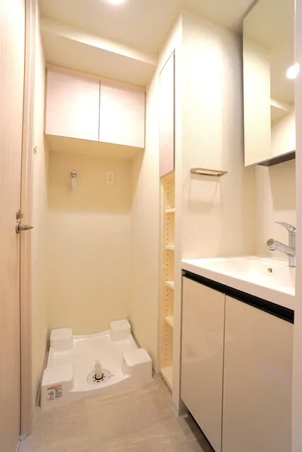 Livio Maison Ochanomizu EAST - Interior - ["Flooring", "Floor", "Interior design"]
