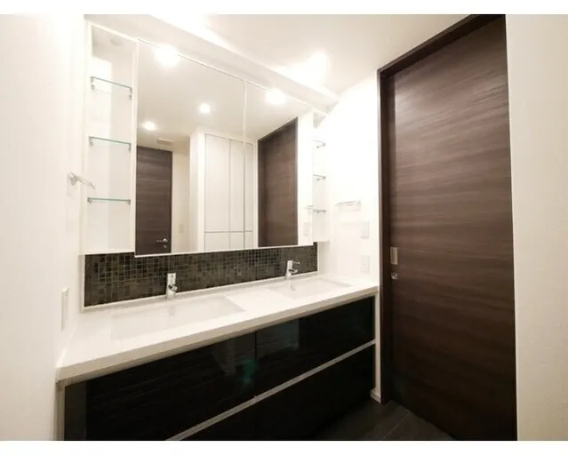 Comforia Shinjuku East Side Tower - Interior - ["Bathroom Sink", "Flooring", "Interior design"]
