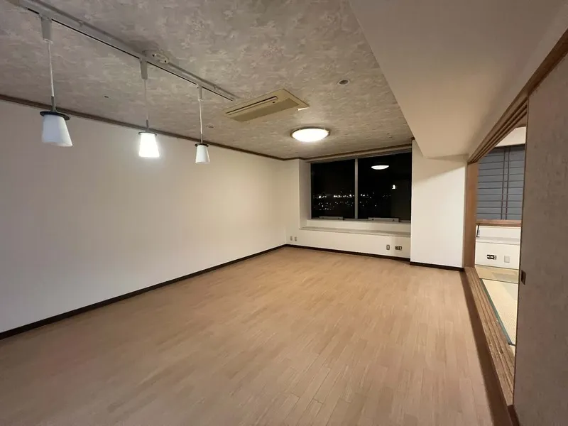 Seafort Tower - Interior - ["Flooring", "Floor", "Ceiling"]