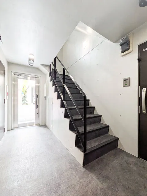 Tasuki Smart Shin-Otsuka II - Exterior - ["Flooring", "Stairs", "Floor"]