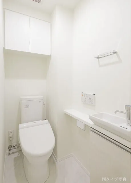 Comforia Akasaka - Interior - ["Building", "Property", "Plumbing fixture"]