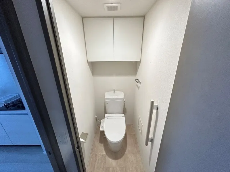 Lefon Livent Ikebukuro - Interior - ["Toilet seat", "Flooring", "Toilet"]