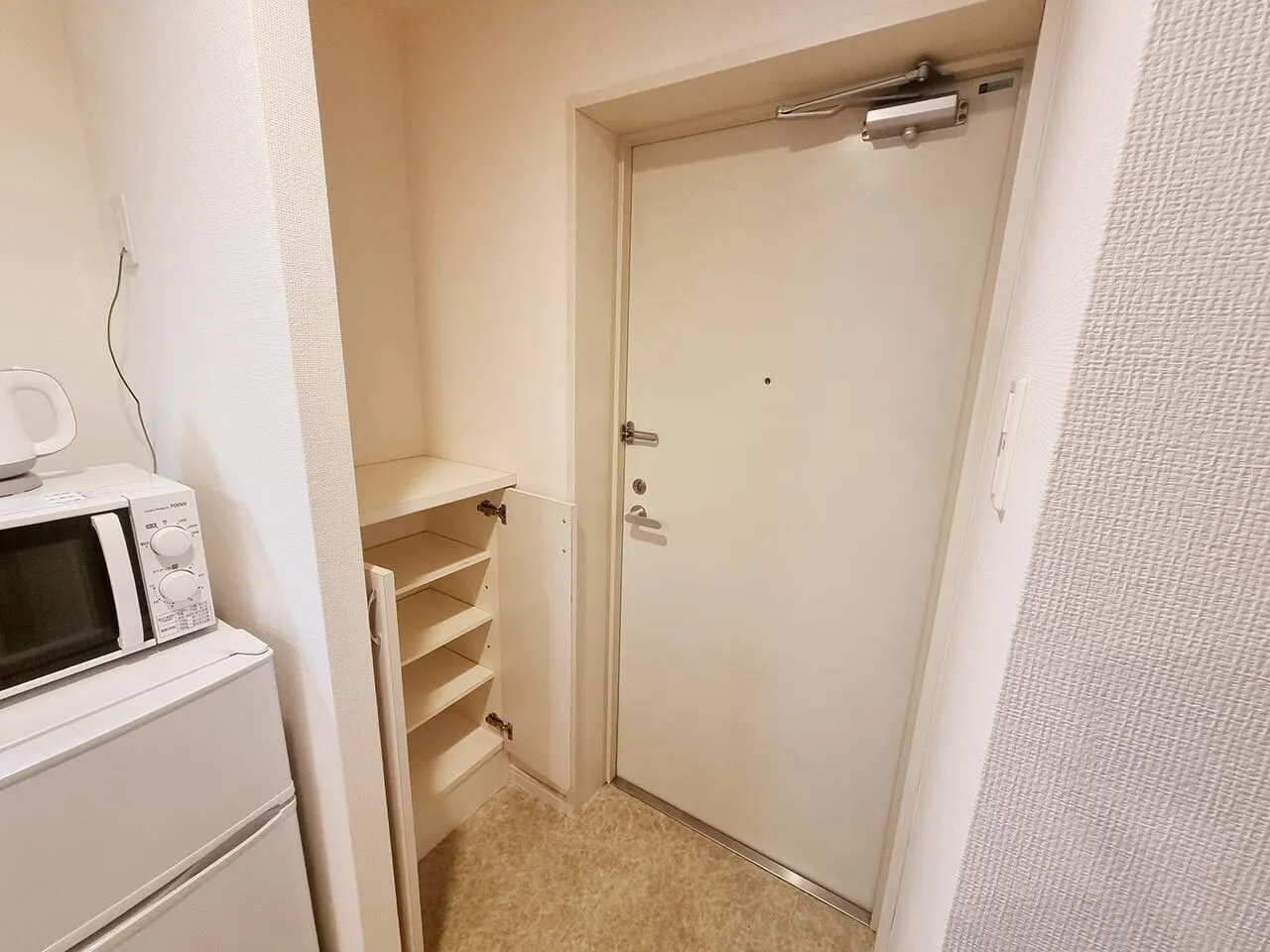 Mynavi STAY Higashioi - Interior - ["Flooring", "Wood", "Floor"]