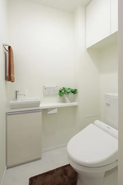 Comforia Akasaka - Interior - ["Property", "Toilet seat", "Bathroom sink"]