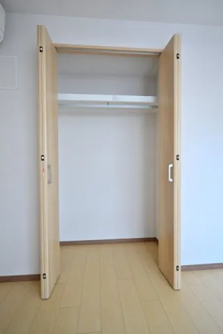 CENTRAL GARDEN RESIDENCE TOKYO - Interior - ["Wood", "Flooring", "Floor"]