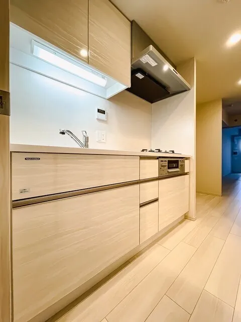 Royal Parks Ariake - Interior - ["Kitchen", "Countertop", "Flooring"]