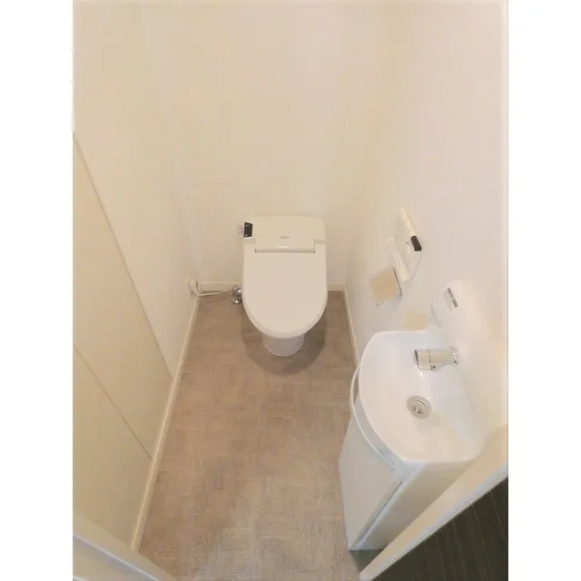 Orchid Residence Shinagawa - Interior - ["Brown", "Plumbing fixture", "Bathroom sink"]