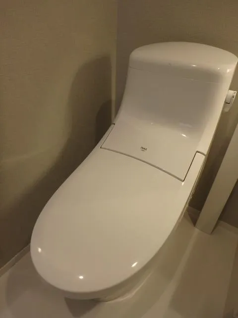 Gran Casa Monzen Nakamachi - Interior - ["Automotive design", "Car", "Fender"]