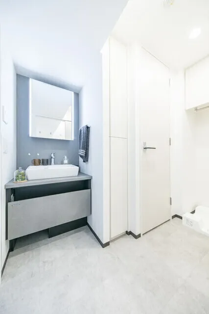 Le Jour Kanda Sudacho - Interior - ["Flooring", "Floor", "Interior design"]