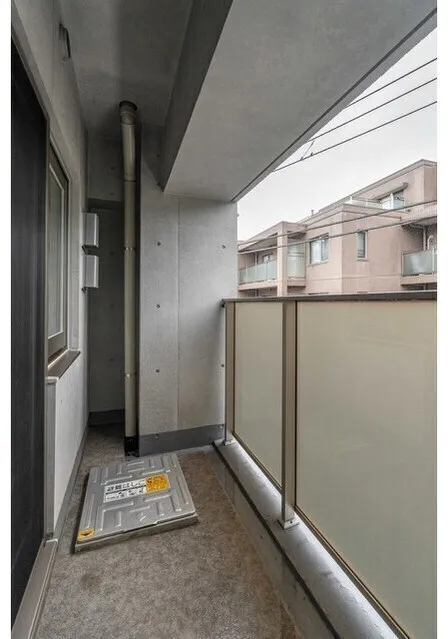 LUMIEC BUNKYO SENGOKU - Interior - ["Ceiling", "Floor", "Composite material"]