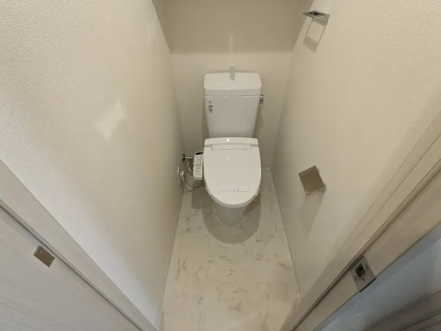 KDX Residence Toyosu - Interior - ["Toilet seat", "Toilet", "Floor"]