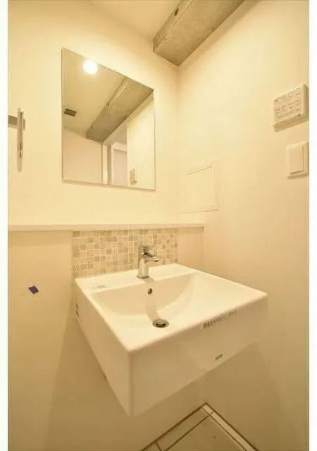EXAM Shimokitazawa II - Interior - ["Mirror", "Tap", "Sink"]