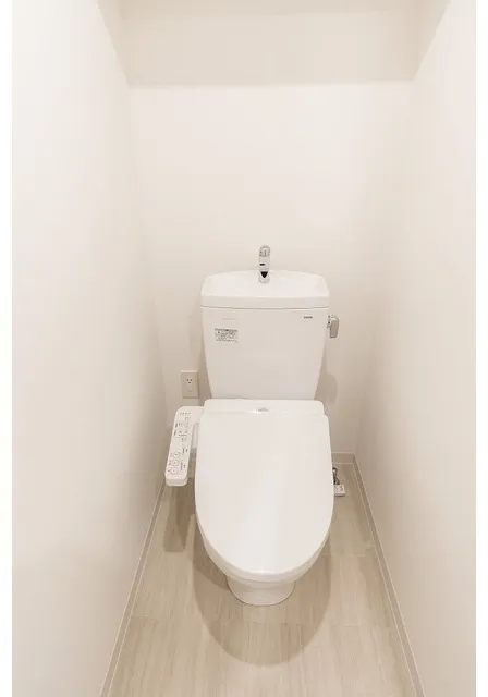 Grand Casa Oji II - Interior - ["Toilet seat", "Plumbing fixture", "Bathroom"]