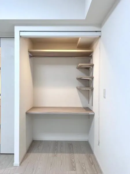 Brillia Ist Shibuya Honmachi - Interior - ["Wood", "Flooring", "Floor"]