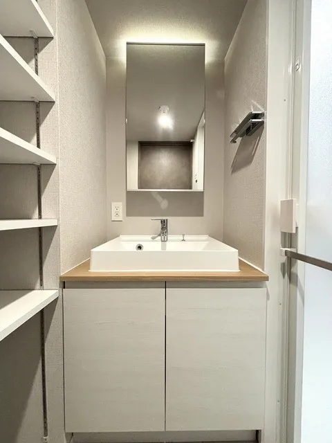 Stilio Sakurashinmachi - Interior - ["Flooring", "Wood", "Floor"]