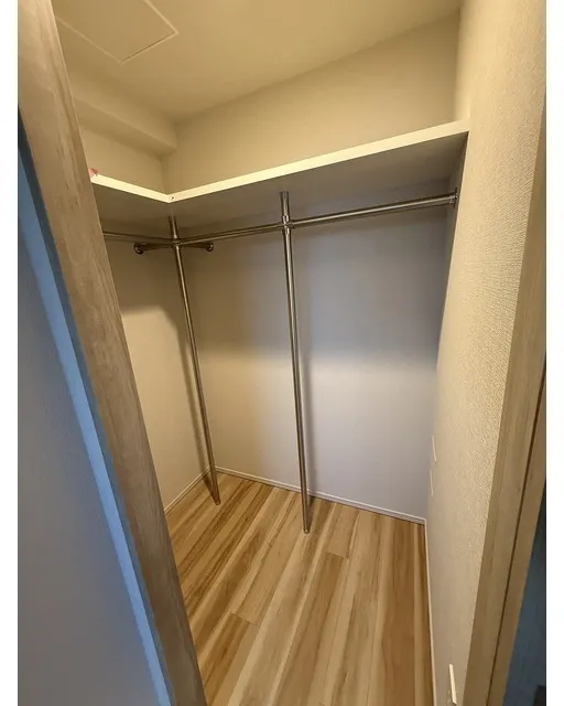 Geoent Ueno Inaricho - Interior - ["Wood", "Flooring", "Wood flooring"]