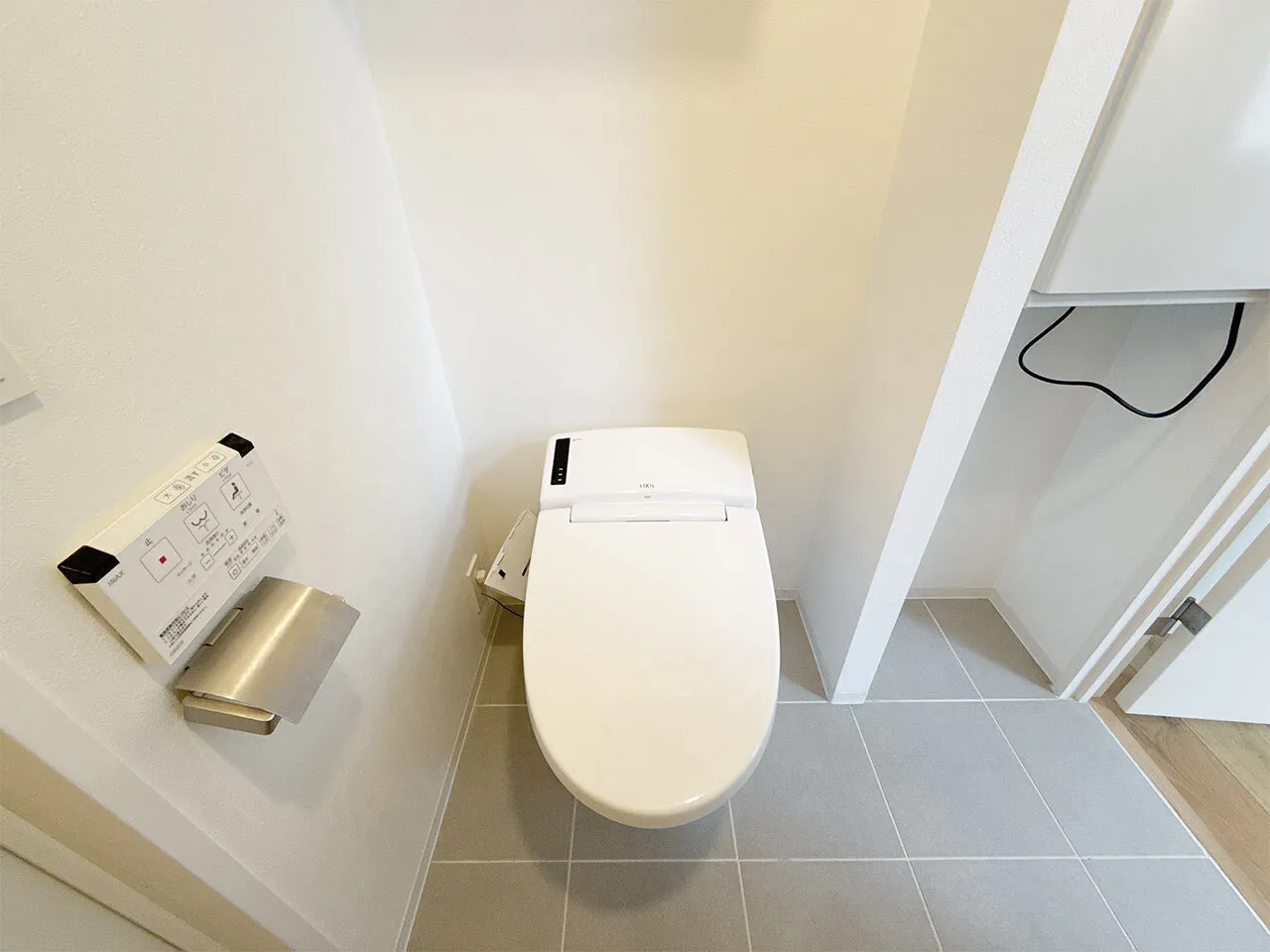 Mynavi STAY Tachiaigawa 2 - Interior - ["Plumbing fixture", "Flooring", "Toilet seat"]