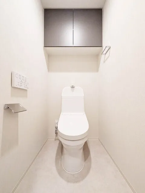 Comforia Shibaura MOKU - Interior - ["Toilet seat", "Flooring", "Toilet"]