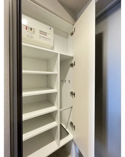 Comforia Liv Kayabacho - Interior - ["Shelving", "Household hardware", "Shelf"]